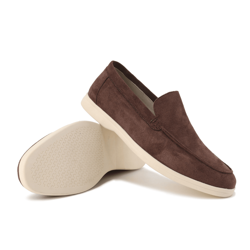 Mocassim de Camurça: Estilo e Conforto  em Cada Passo