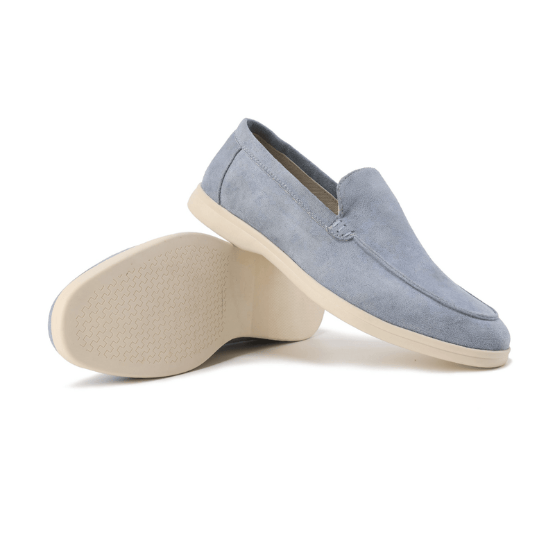 Mocassim de Camurça: Estilo e Conforto  em Cada Passo