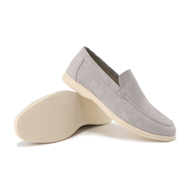 Mocassim de Camurça: Estilo e Conforto  em Cada Passo