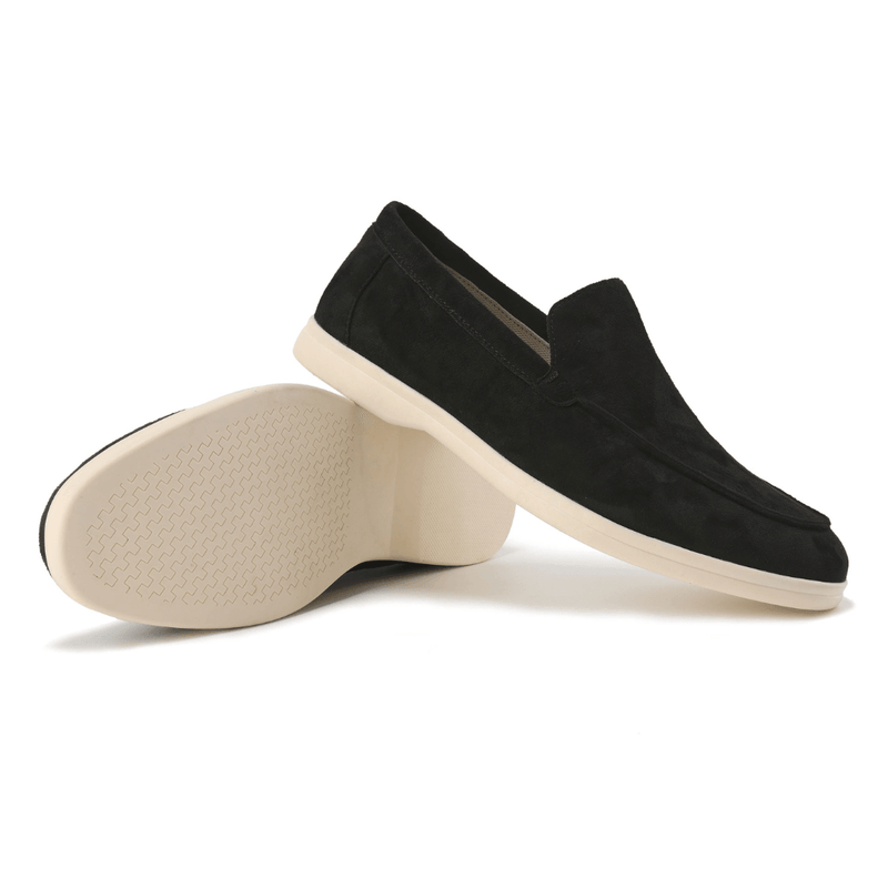 Mocassim de Camurça: Estilo e Conforto  em Cada Passo